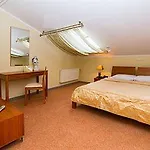Odessa-mama Hotel 3*