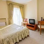Odessa-mama Hotel