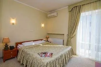 Odessa-mama Hotel 3*