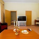 Odessa-mama Hotel